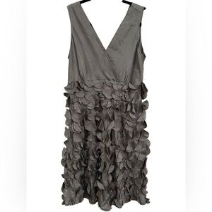 Chan Luu Women's Anthropologie 100% Silk Circle Gray Knee Length Dress Sz Medium